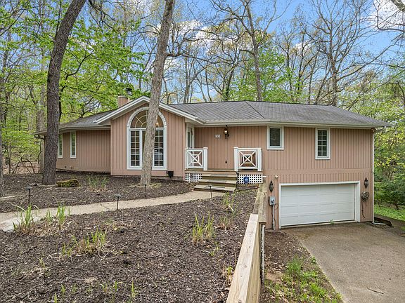 4th image of 30 Briarwood Trl