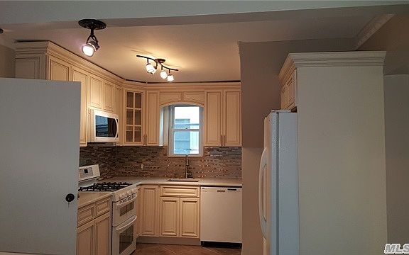 4th image of 231 N Corona Ave