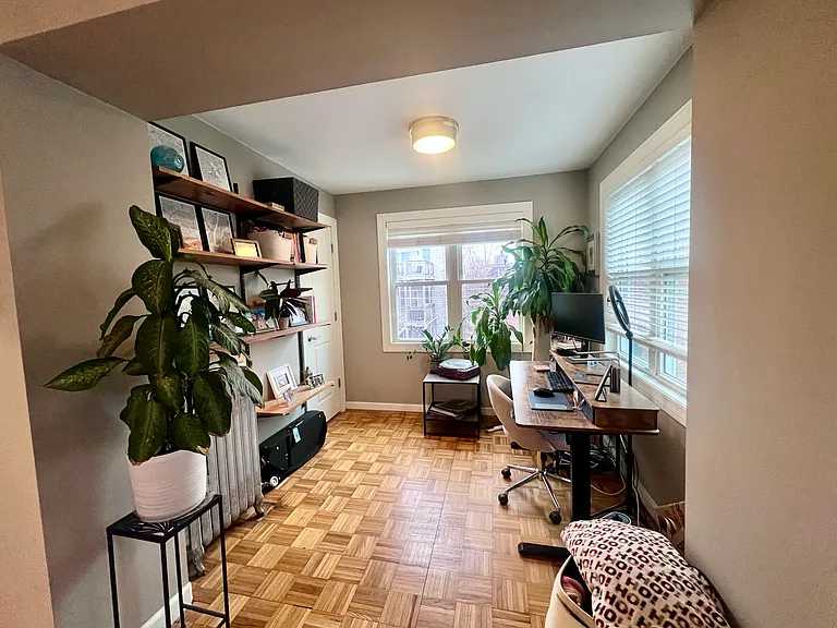 648 W Oakdale Ave #3R — Photo 7
