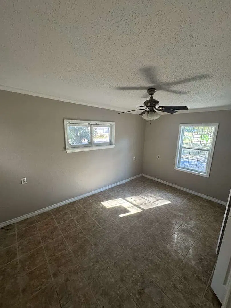 House For Rent 150 Schoolview Dr, Bridge City, TX 77611 — Photo 4