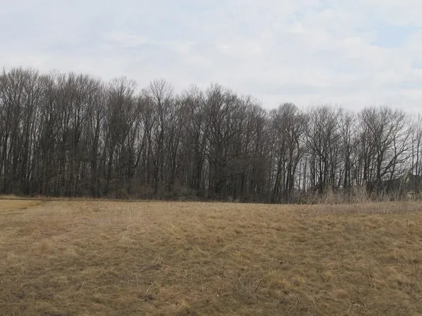 W1822 Windmor Dr, Sheboygan, WI 53083