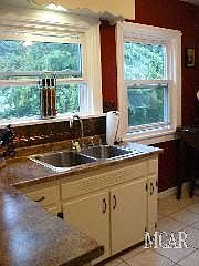 5th image of 1025 S Park Dr