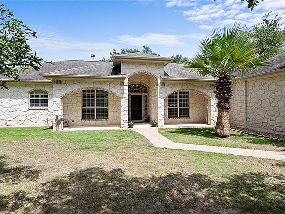 5th image of 401 Palomino Pl