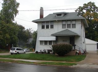 607 W Wood St, Bloomington, IL 61701
