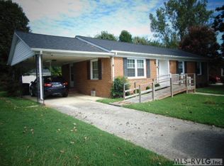 607 Edgewood Ln, Emporia, VA 23847
