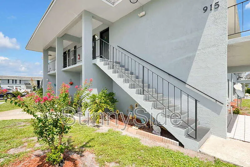 2 bed, 2.0 bath, 944 sqft, $1,390 — Photo 4