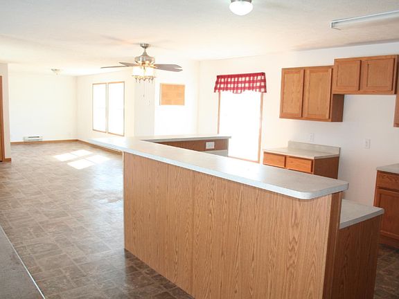 3rd image of 3147 E Highland Ave