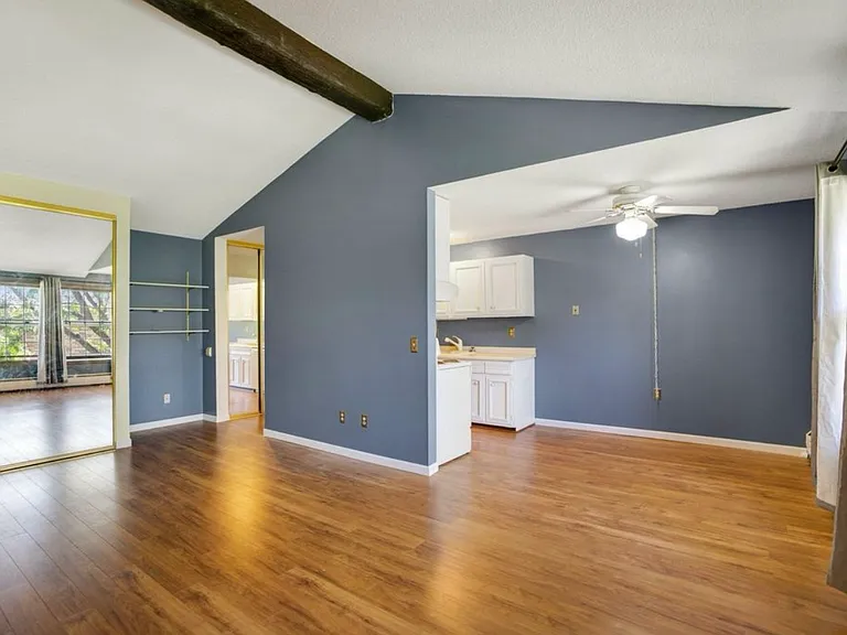 820 Old Settlers Trl #6 — Photo 8