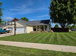 604 6th Ct NW, Bondurant, IA 50035