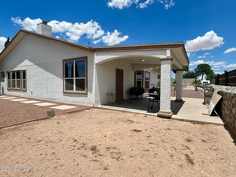 1573 Kenazo Ave — Photo 22
