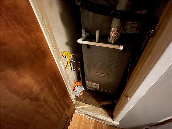 4th image of 409 Lynda Ct