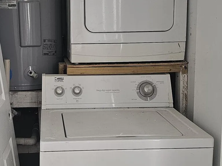 135 Roosevelt Ave #135C — Photo 17