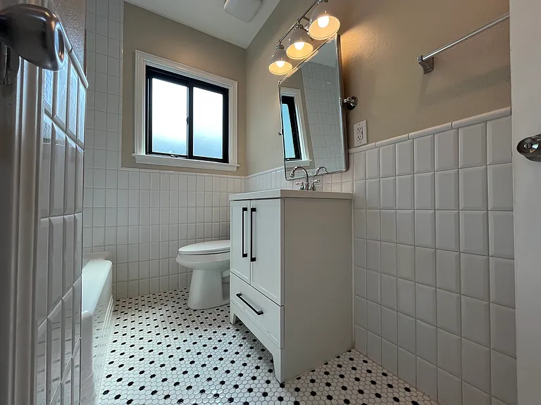 4412 Bellvue Ave — Photo 15