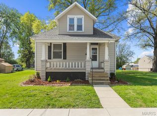 210 E Laurel St, Millstadt, IL 62260