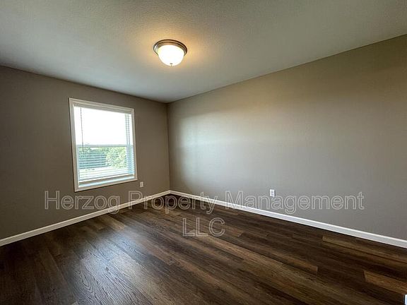 5th image of 1011 30th St NW APT 122