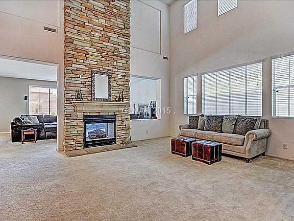 3rd image of 6613 Black Oaks St