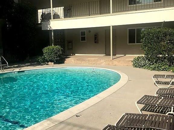 2nd image of 5000 Coldwater Canyon Ave #4A