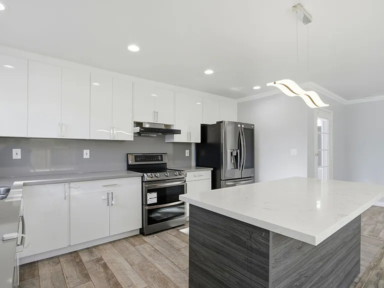12610 Paseo Flores — Photo 11