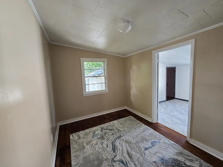 4304 Race St — Photo 8
