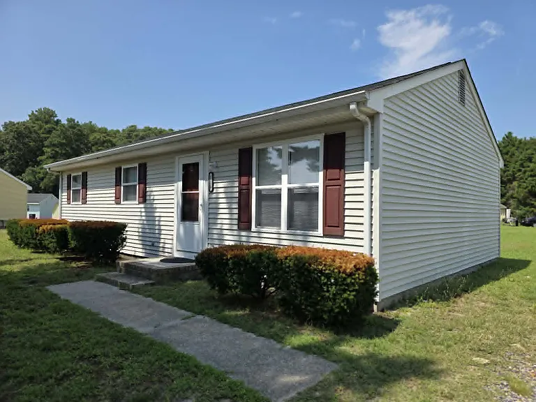 1119 Hillcrest Ave — Photo 2