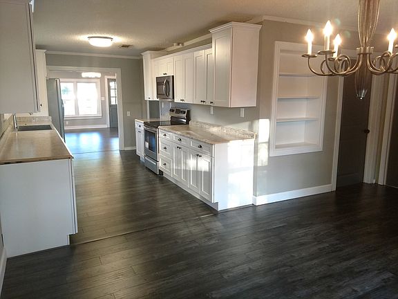 3rd image of 410 N Olive St