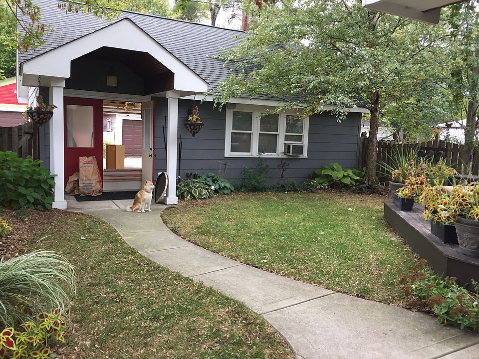 2nd image of 831 Hayes Ave