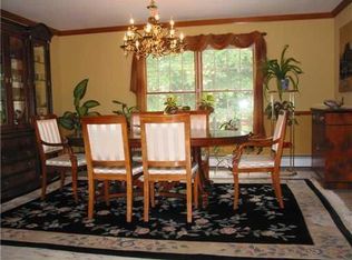 5 Lake Dr, North Brunswick, NJ 08902