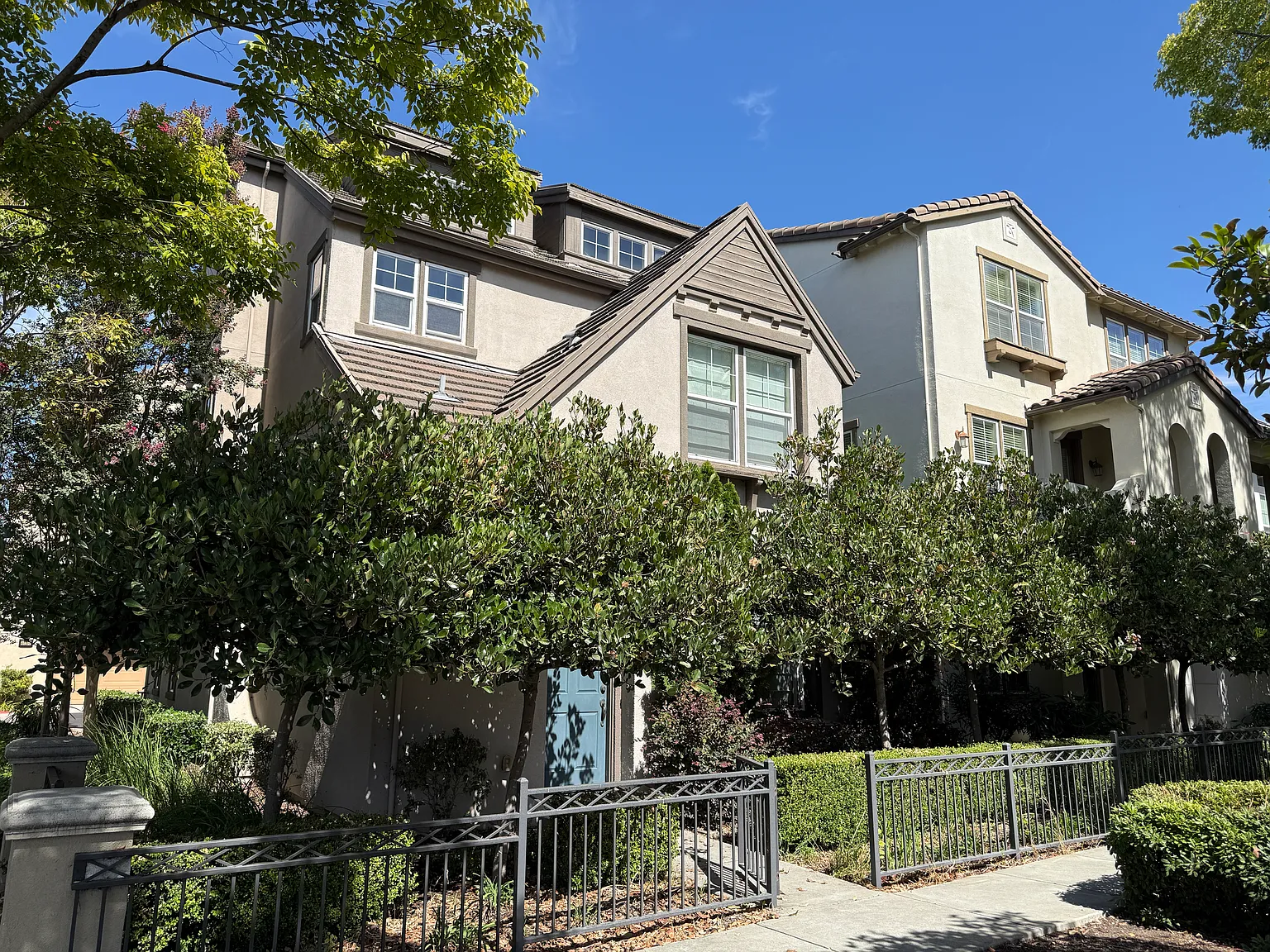 4 bed, 1545 sqft, $4,100 — Photo 1