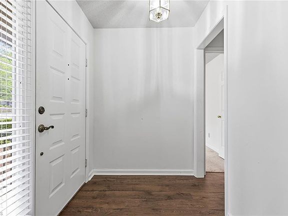 4th image of 2609 Spring Bridge Cir
