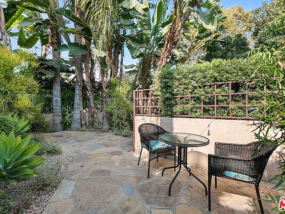 4th image of 1029 N La Jolla Ave