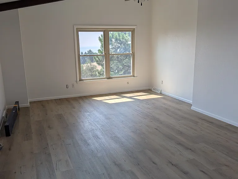 1393 S Foothill Dr #1 — Photo 3