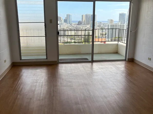 1057 Maunaihi Pl #303, Honolulu, HI 96822