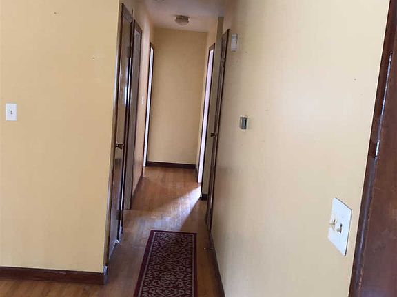 3rd image of 84 Quevic Dr