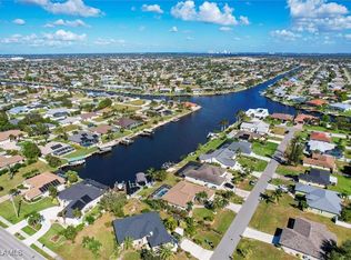 907 SE 21st St, Cape Coral, FL 33990