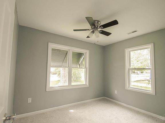 5th image of 158 Willard Ave