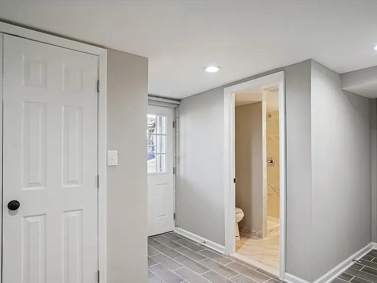 10215 Day Ave — Photo 6