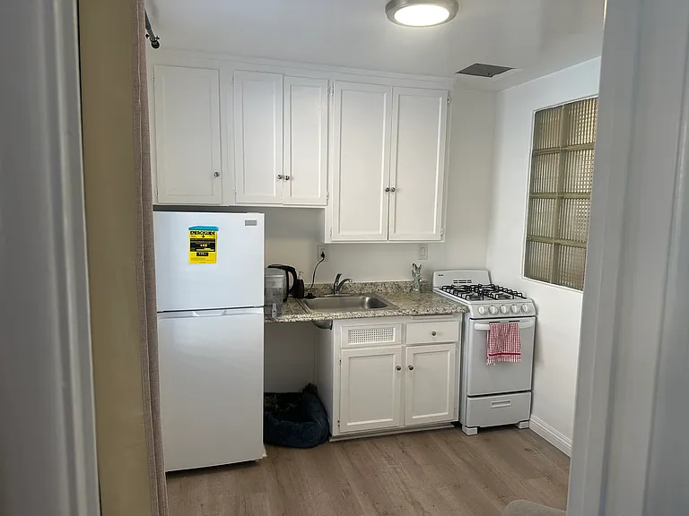 8616 Holloway Dr #106 — Photo 6