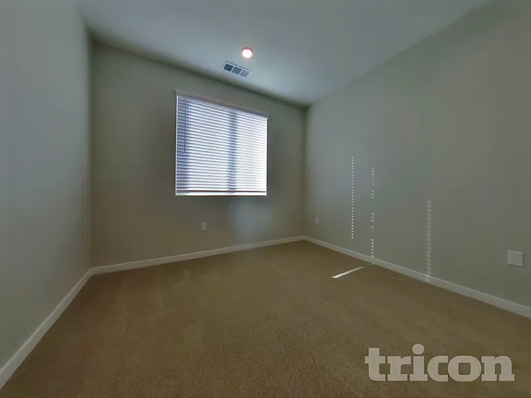 1734 Lorraine Ave — Photo 15