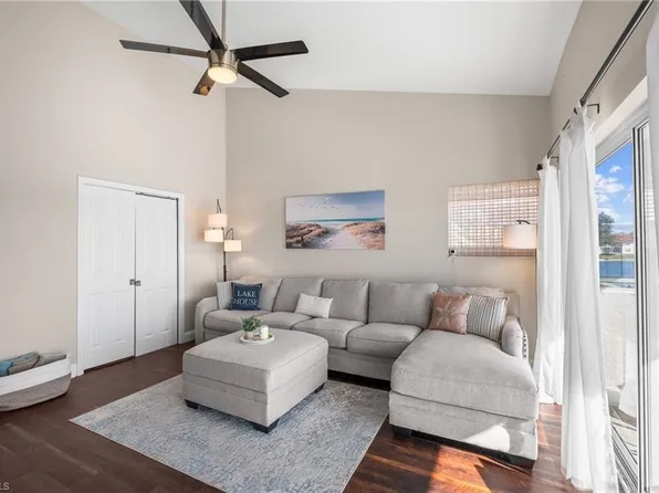541 Windsor Sq #9, Naples, FL 34104