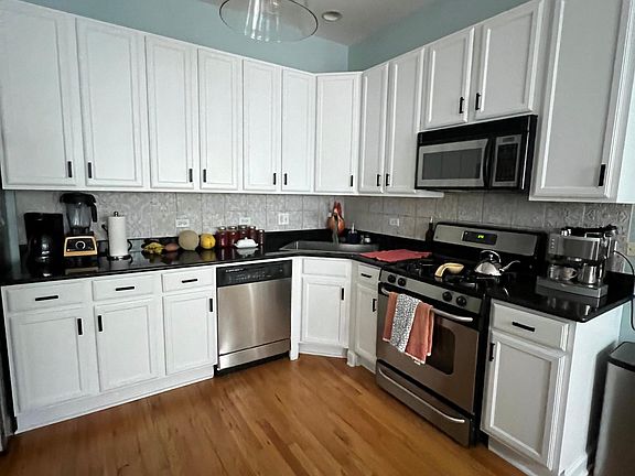 3rd image of 129 S Oakley Ave #1