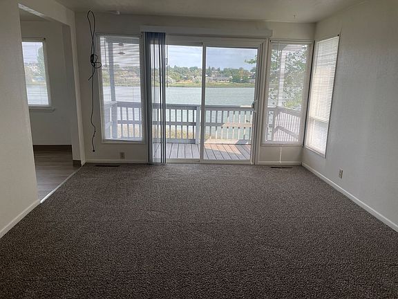 5th image of 1031 W Lakeside Dr