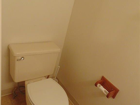 4th image of 1635 Wimbledon Dr