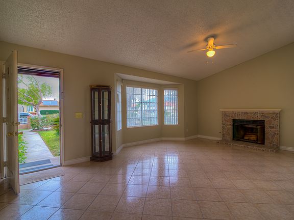 4th image of 9541 Larkspur Dr