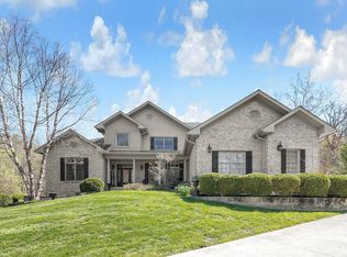 419 Glyn Tawel Dr, Granville, OH 43023