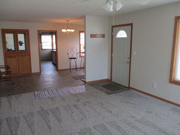 3rd image of 615 S Main St