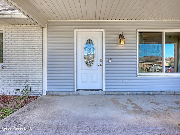 4th image of 1074 Castile Rd SE #9