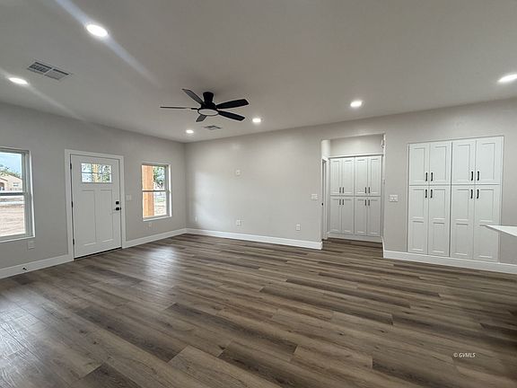 3rd image of 137 N Main St