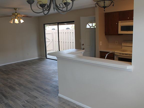 4th image of 600 Casa Park Ct #B