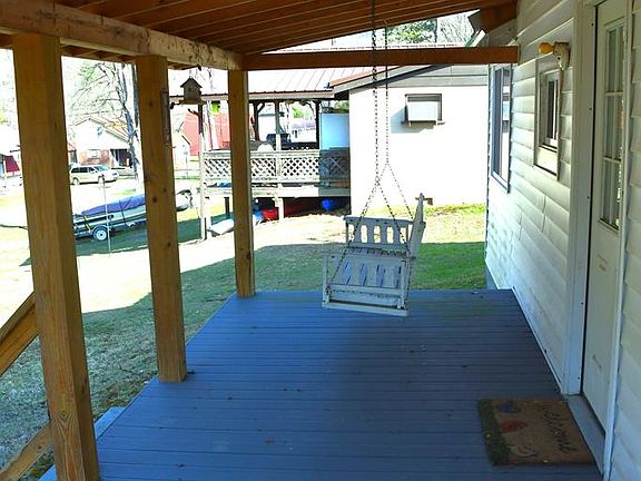 4th image of 135 Tippy Ln