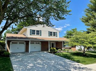 2110 Foxfire Dr, Mechanicsburg, PA 17055
